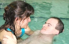 Sesión de terapia acuática de Jon con Mariaje